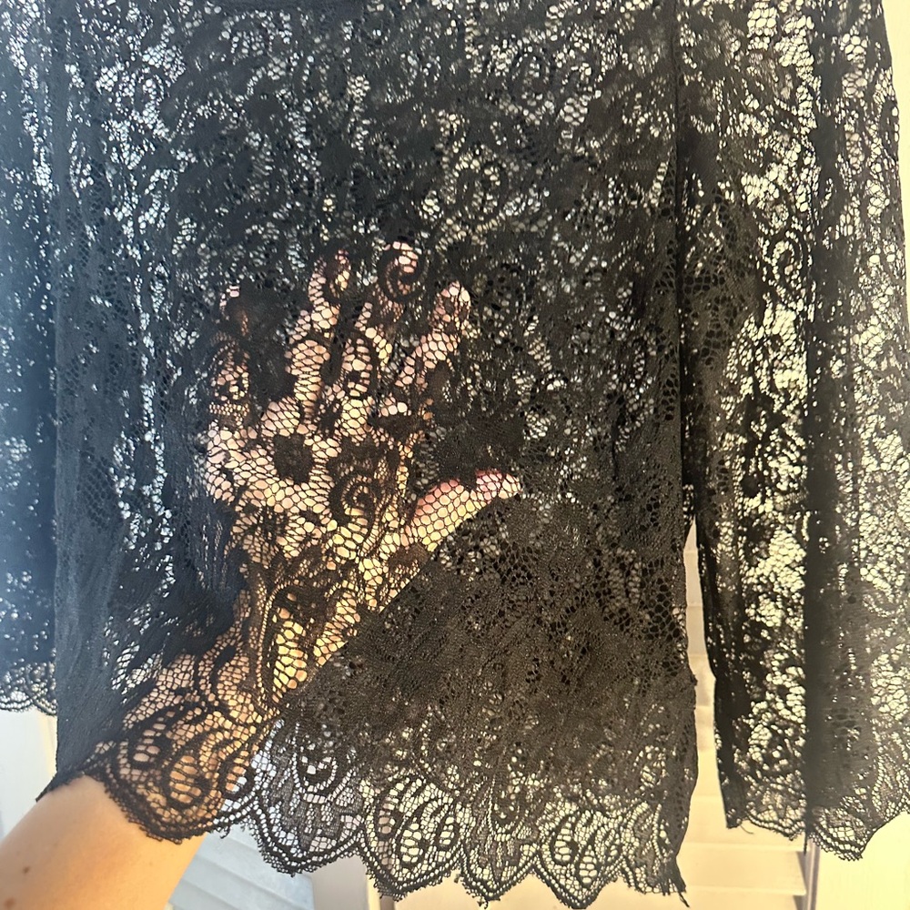 H&M Elegant Black Lace Top - Picture 3 of 4